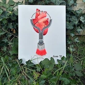 Kunst print, Eco materiaal, Handgemaakt, Uniek stuk! = Hart Juweel (poster, beige, verschillenden maten)