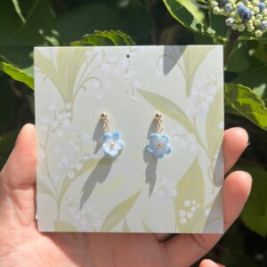 Micro gehaakte vergeet-mij-nietje oorbellen