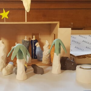 Moderne kerststal keramiek. Genummerd en gesigneerd. Nicolaas Maathuis (NIC-O)