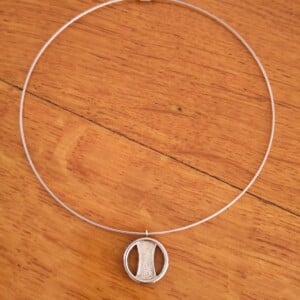 ✨ Ronde ketting met unieke vintage Bauhaus-hanger (jaren ’60)