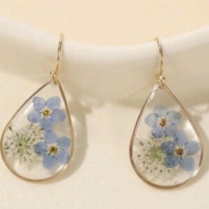 " vergeet me nietje" resin oorbellen