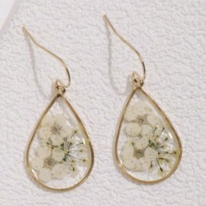 Waterdtuppel resin witte oorbellen