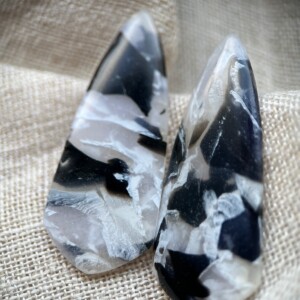 Zwart-wit oorbellen faux steen