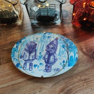 Fairy Forest Hedgehogs – Winterse egeltjes in Delfts blauw sfeer (Originele illustratie! - ingelijst)