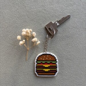 Geborduurde hamburger sleutelhanger