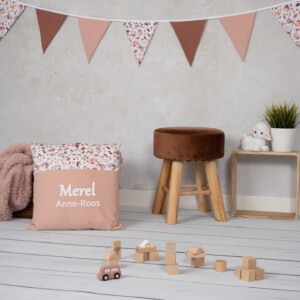 Gepersonaliseerd kussen Autumn Flower Field | Meisje / Roze / Bloemen / Pastel kleur sierkussen met naam en/of geboortedatum (optioneel)