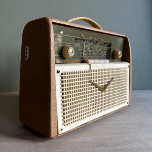 Vintage bluetooth radio NOVAK 1959