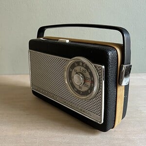 Vintage bluetooth radio Nordmende Mambino zwart 1965