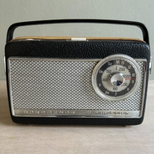 Vintage bluetooth radio Nordmende Mambino zwart 1965