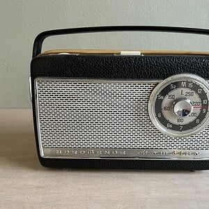 Vintage bluetooth radio Nordmende Mambino zwart 1965