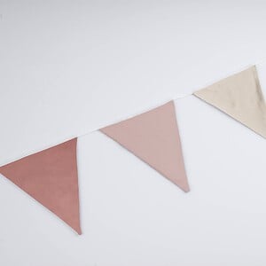 Vlaggenlijn Canyon Stroll | Pastel kleur (Roze / Beige / Neutraal / Aarde tinten) slinger met driehoek vlaggetjes gemaakt van stof