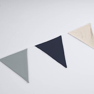 Vlaggenlijn Foggy Mountains | Donker blauw / Beige / Turquoise / Neutraal tinten slinger met driehoek vlaggetjes gemaakt van stof