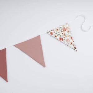 Vlaggenlijn Peachy Blossom - Double Pink | Pastel kleur (Roze / Beige / Neutraal / Aarde tinten) met bloemen slinger met driehoek vlaggetjes gemaakt van stof