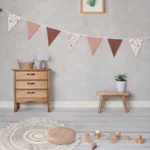 Vlaggenlijn Peachy Blossom - Double Pink | Pastel kleur (Roze / Beige / Neutraal / Aarde tinten) met bloemen slinger met driehoek vlaggetjes gemaakt van stof