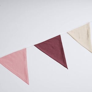 Vlaggenlijn Sweet Spring | Roze / Paars / Beige / Neutraal tinten slinger met driehoek vlaggetjes gemaakt van stof