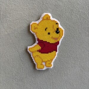 Winnie de Poeh Geborduurde Magneet – Handgemaakt & Uniek