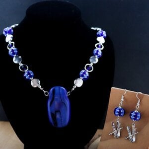 Wintersport & Ontspanning, handgemaakte sieradenset met ketting en ski oorbellen