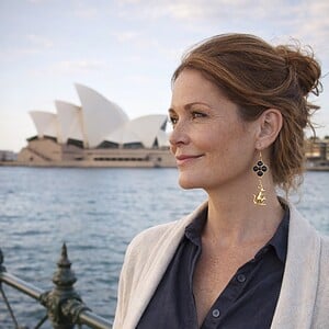 Australisch & Herinnering, kangaroe en joey oorbellen met edelsteen