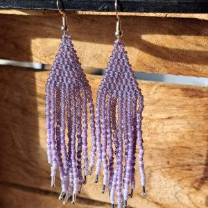 Fringe oorbellen Lavender Haze – lila, paars en zilver, 10 cm lang, zilveren oorhaken