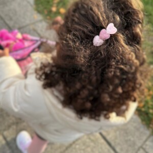 Haarclip met hartjes van stof op alligator clip