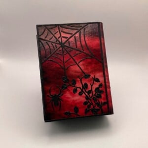 Handgedecoreerd houten kistje in boekvorm ‘Gothic’