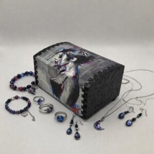 Handgedecoreerde bamboe sieradendoos ‘Reflections in Silence’