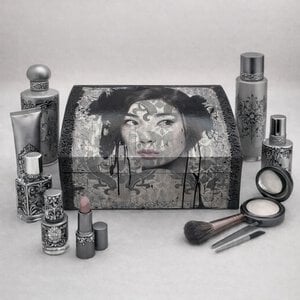 Handgedecoreerde houten sieradendoos ‘Beauty in Black, White and Grey’