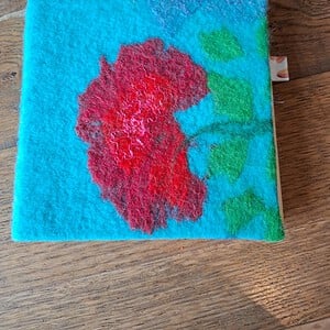 Handgemaakt art journaling boekje met unieke gevilte kaft met bloemmotief– 32 pagina’s & losse stickers