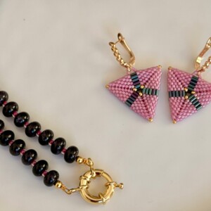 Handgemaakte glanzende driehoek oorbellen