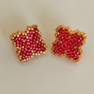 Handgemaakte klavertje vier oorbellen van kralen – geluksoorbellen