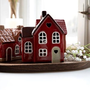 Keramieken Huisje - Rood met Hartjes Ramen