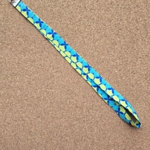 Keycord vlak | handgemaakt | retro | blauw, lime groen | Atelier 904