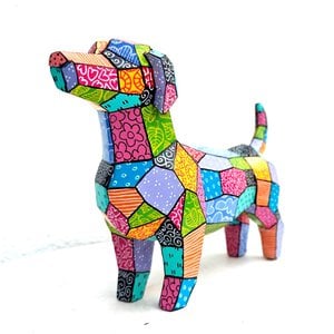 Kleurrijke Origami Teckel – Uniek handgeschilderd duurzaam kunstobject