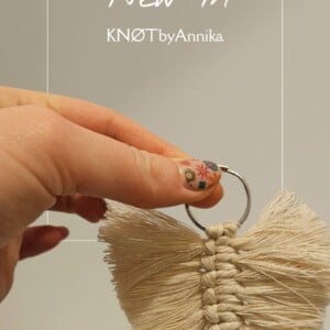 Offwhite macrame sleutelhanger