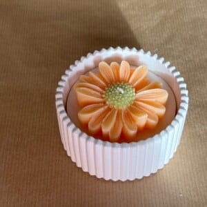 Potje kaars met bloem