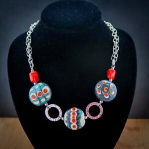 Retro & Radiant, statement ketting met handgemaakte glaskralen