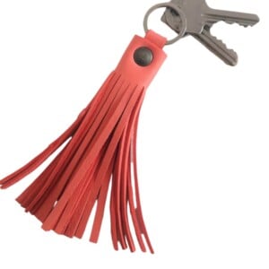 Rode sleutelhanger met franjes, keyring