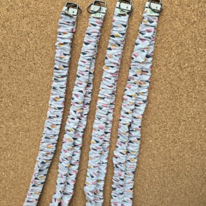 Scrunchie keycord | handgemaakt | rustige print | Atelier 904
