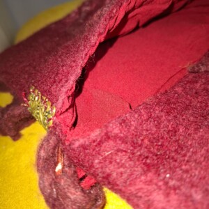 ✨ Unieke handgemaakte vilten schoudertas – dieprood/bordeaux ✨