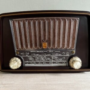 Vintage bluetooth radio Philips BX230U 1954