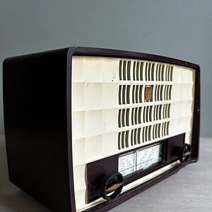 Vintage bluetooth radio Phillips uit 1956