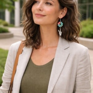 Vrede & Geluk, Handgemaakte oorbellen met betekenisvolle bedels.