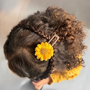 Wollige harige bloem op matte haarspeld 4,5cm