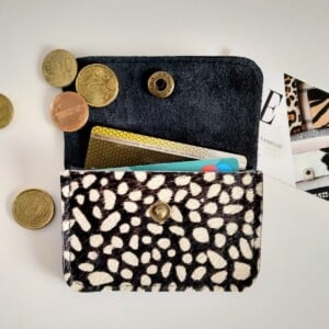 Zwart/wit stippel print Pasjes portemonnee van leer, 2 vakken.