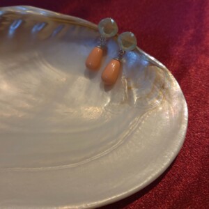 925 zilveren oorbellen met zalmroze kristalparel hanger