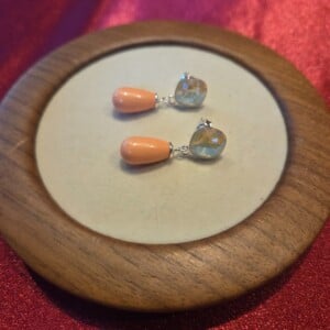 925 zilveren oorbellen met zalmroze kristalparel hanger