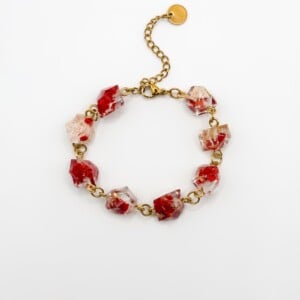 Armband met Kristalvormige Hangers Gevuld met Echt Gipskruid uit Den Haag (Mon Chéri)