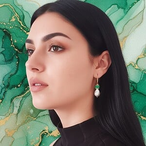 Barokke parels en jade oorbellen