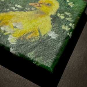 Cottagecore schilderij eendje 'Amon the Daisies'– 7x7 cm – origineel acryl op canvas – vintage stijl