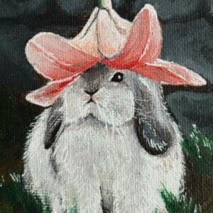 Cottagecore schilderij konijn ‘Lily Hat’ – 7x7 cm – origineel acryl op canvas – vintage stijl
